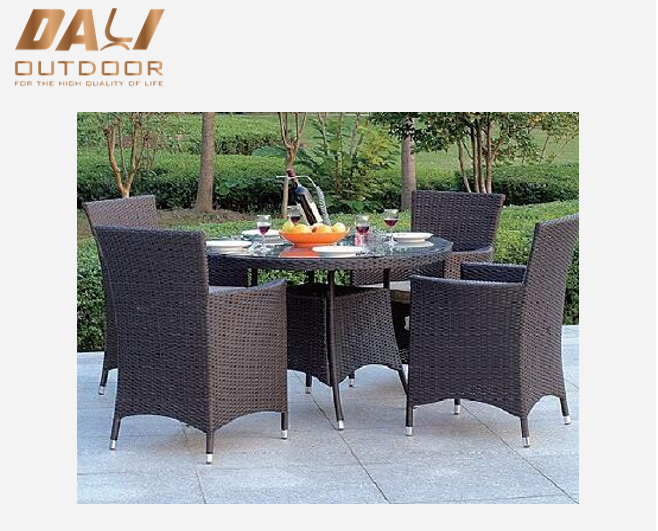 5 stuks fabrieksprijzen outdoor ronde rotan tafel met krukken diner sets